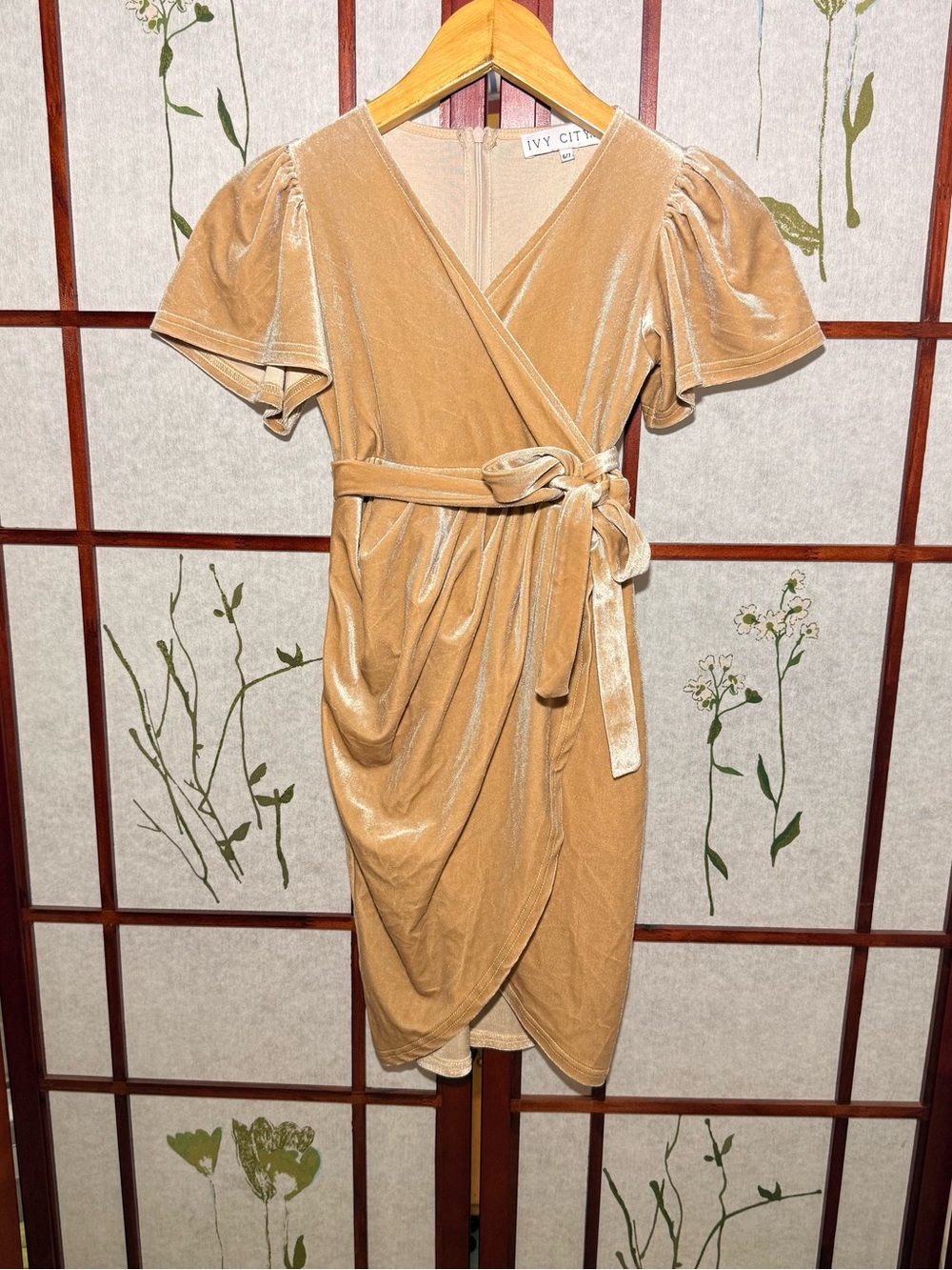 Ivy City Co. Lillie Dress in Velvet Champagne wrap short sleeve girl size 6/7